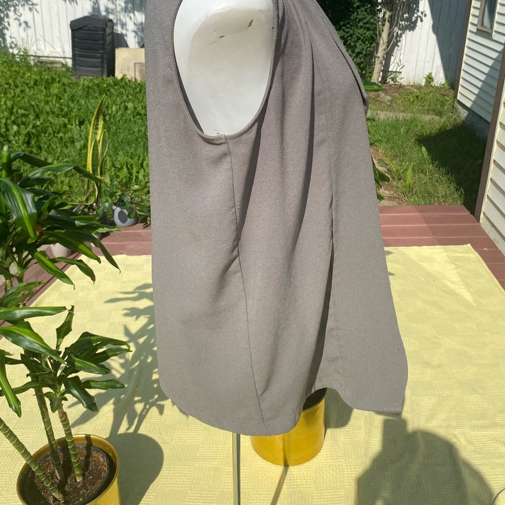 Suzy Sheer Women’s Medium Green Vest/ Shawl - Picture 5 of 6